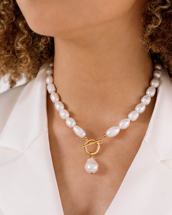 Susan Shaw Pearl Toggle Necklace