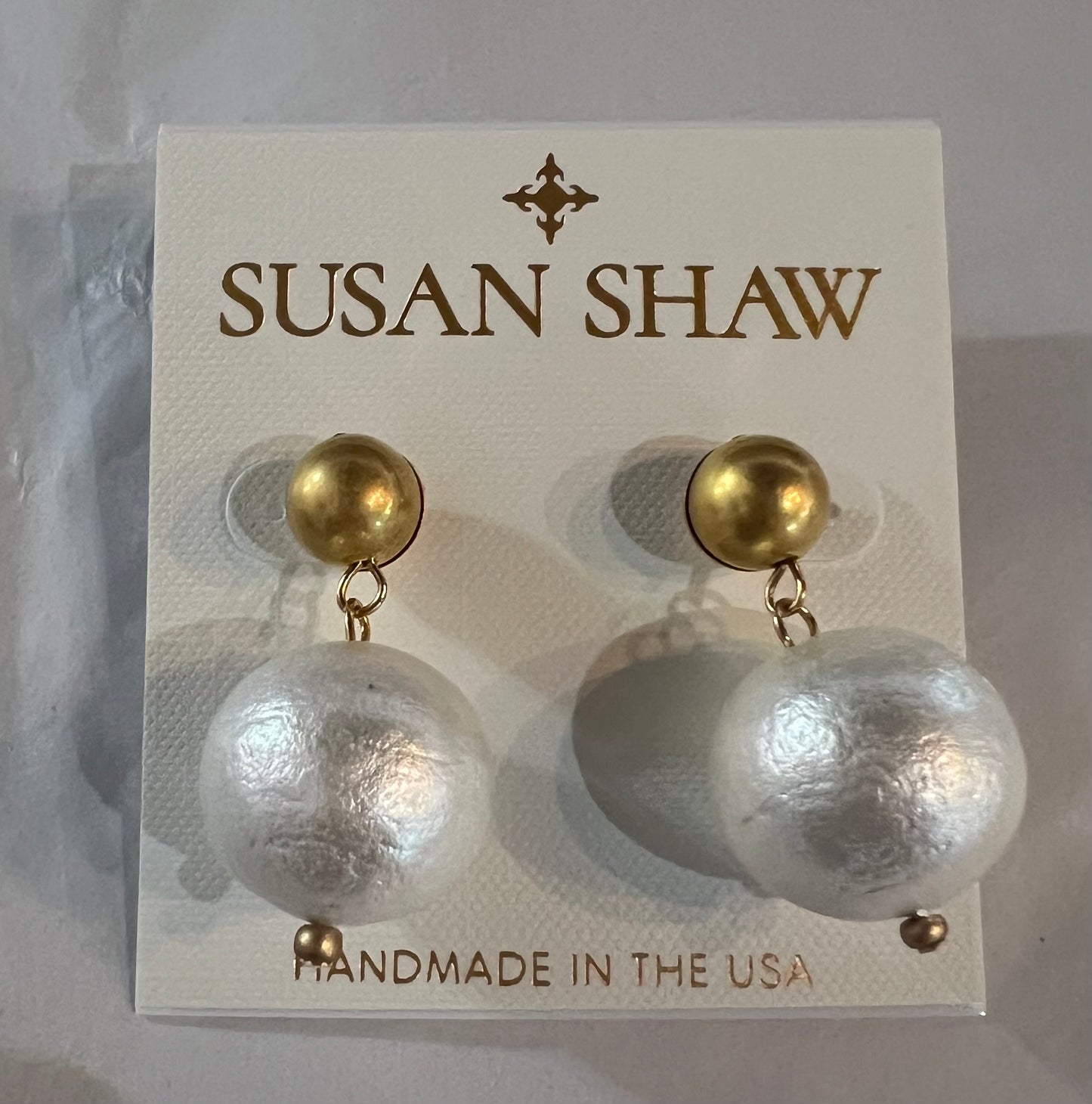 Susan Shaw Gold Balls & Cotton Pearl Earring